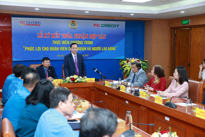 Phó Thống Đốc thường trực Ngân hàng Nhà nước Việt Nam Đào Minh Tú phát biểu tại buổi làm việc.
